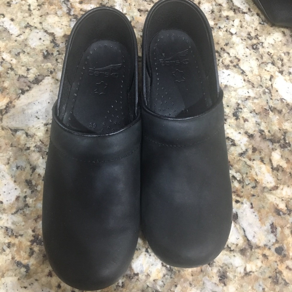 Black dansko